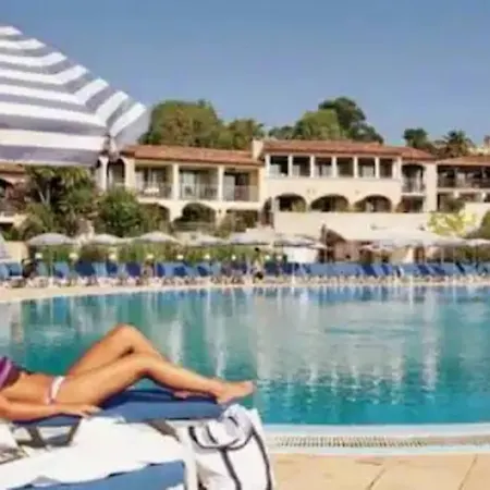 Chez Adriana Appartement Cosy Avec Jardin, Proche Plage Grimaud Exterior foto