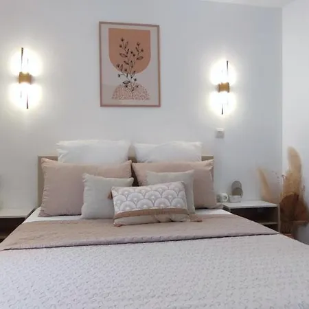 Chez Adriana Appartement Cosy Avec Jardin, Proche Plage Grimaud Exterior foto
